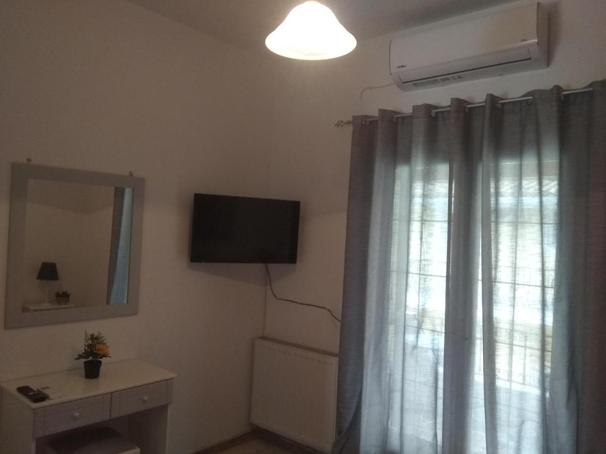 Demy'S Studio Appartement Acharavi  Buitenkant foto